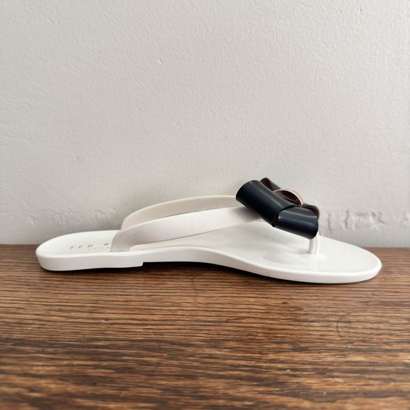 Ted Baker Rafeek Bow Cream Flip Flops Women's UK Size 4 US Size 6-6.5 - Picture 2 of 5